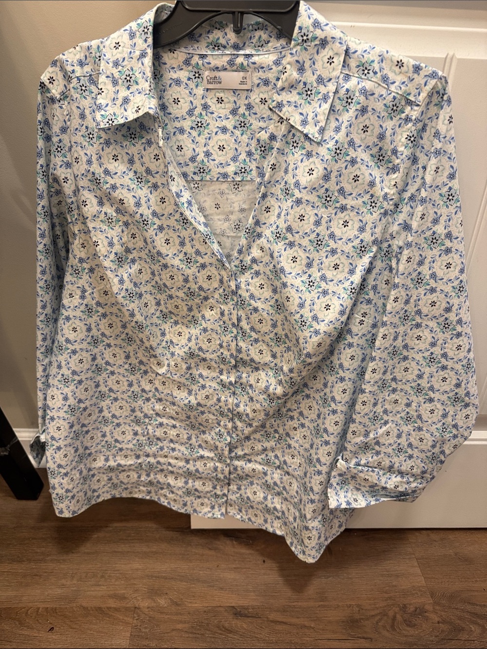 croft & barrow White Button-Down Shirt with Blue Floral Print SIZE OX